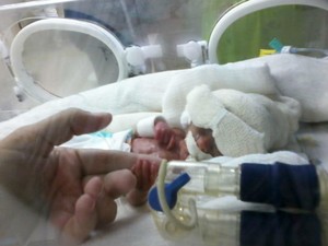 João ficou internado no hospital durante nove meses. (Foto: Arquivo pessoal/Daniele do Prado)