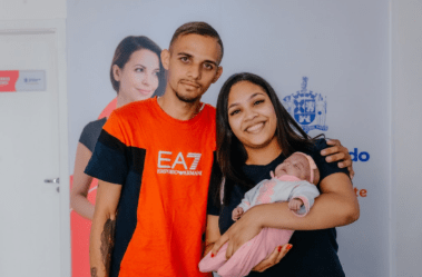 Método canguru e aleitamento materno foram decisivos na recuperação da bebê (Foto: Johnn Menezes/PMSBC)